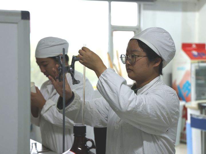 安博体育平台:强强联手推动农产品深加工贵州“好一多”牵手修文猕猴桃(图3)