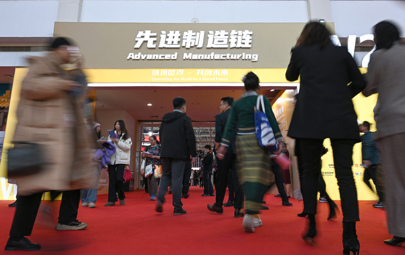 安博体育网站：先进制造链引领新质生产探访链博会先进制造链展区(图22)