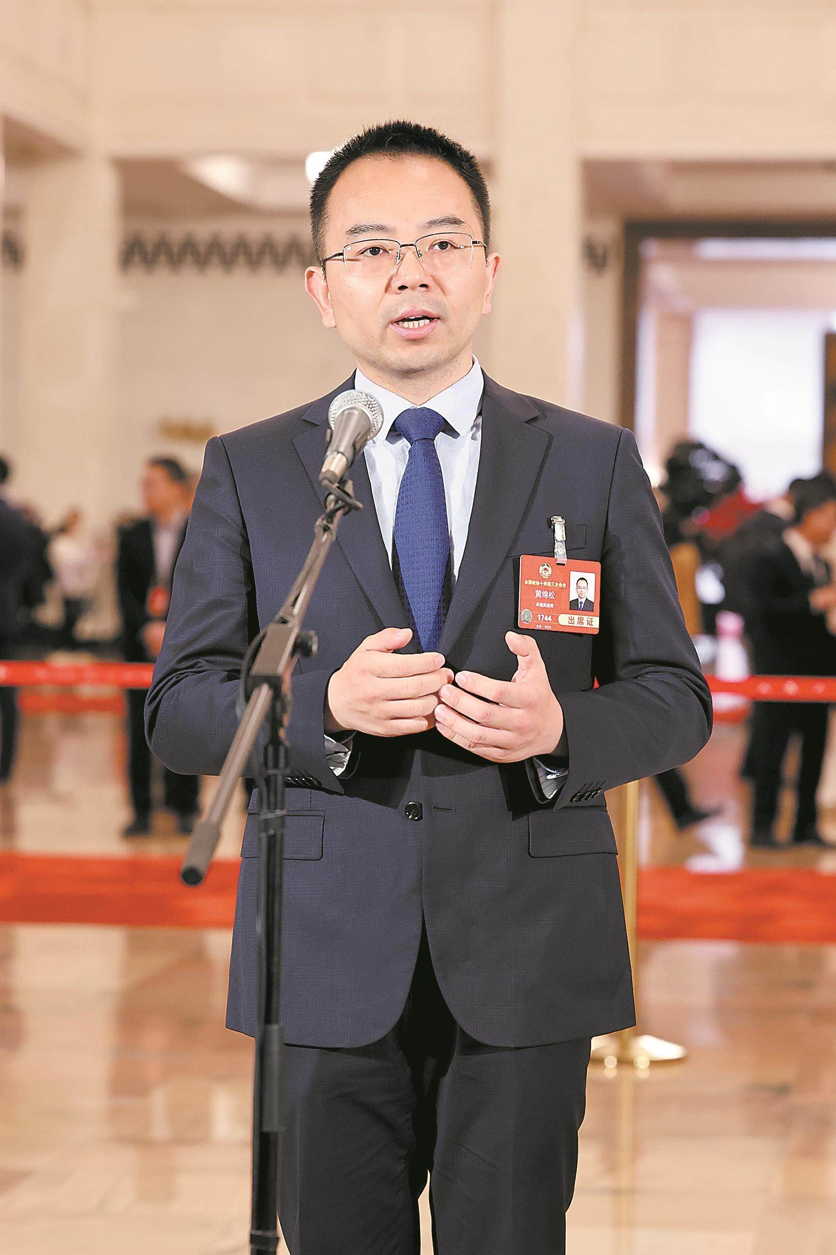 经济形势、粮食安全、人工智能、银发经济、城市更新……首场“委员通道”这样答好“时代之问”(图6)