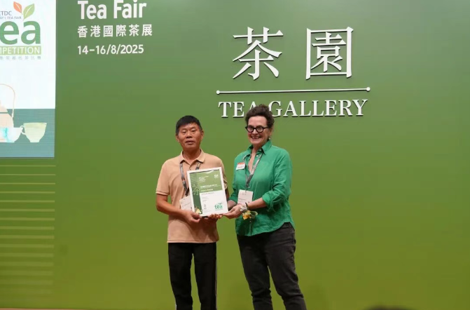 安博体育平台：刺梨红茶香飘世界｜贵定第一枚刺梨红茶是这样诞生的(图5)