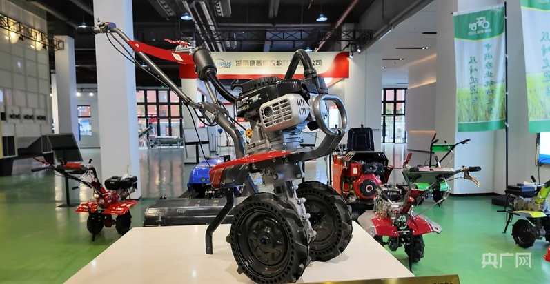 湖南双峰：小农机“智”造大产业(图2)