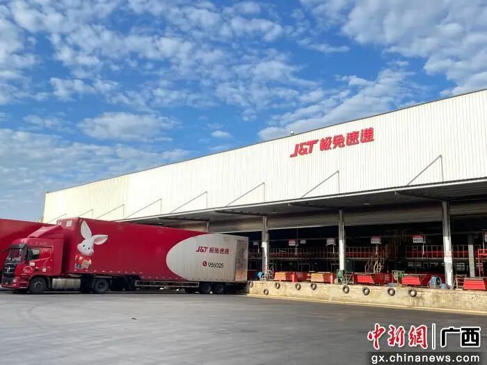 冲刺四季度决胜“全年红”！主流媒体奏响柳江奋进强音(图7)