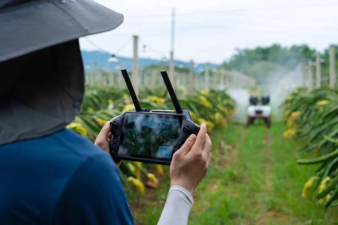 福建小伙子专做无人农业机公司年入10亿太牛了(图4)