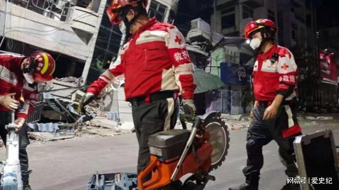 安博体育平台：柬埔寨对中国最疯狂豪赌开始了中方行动一架专机飞往东南亚(图13)