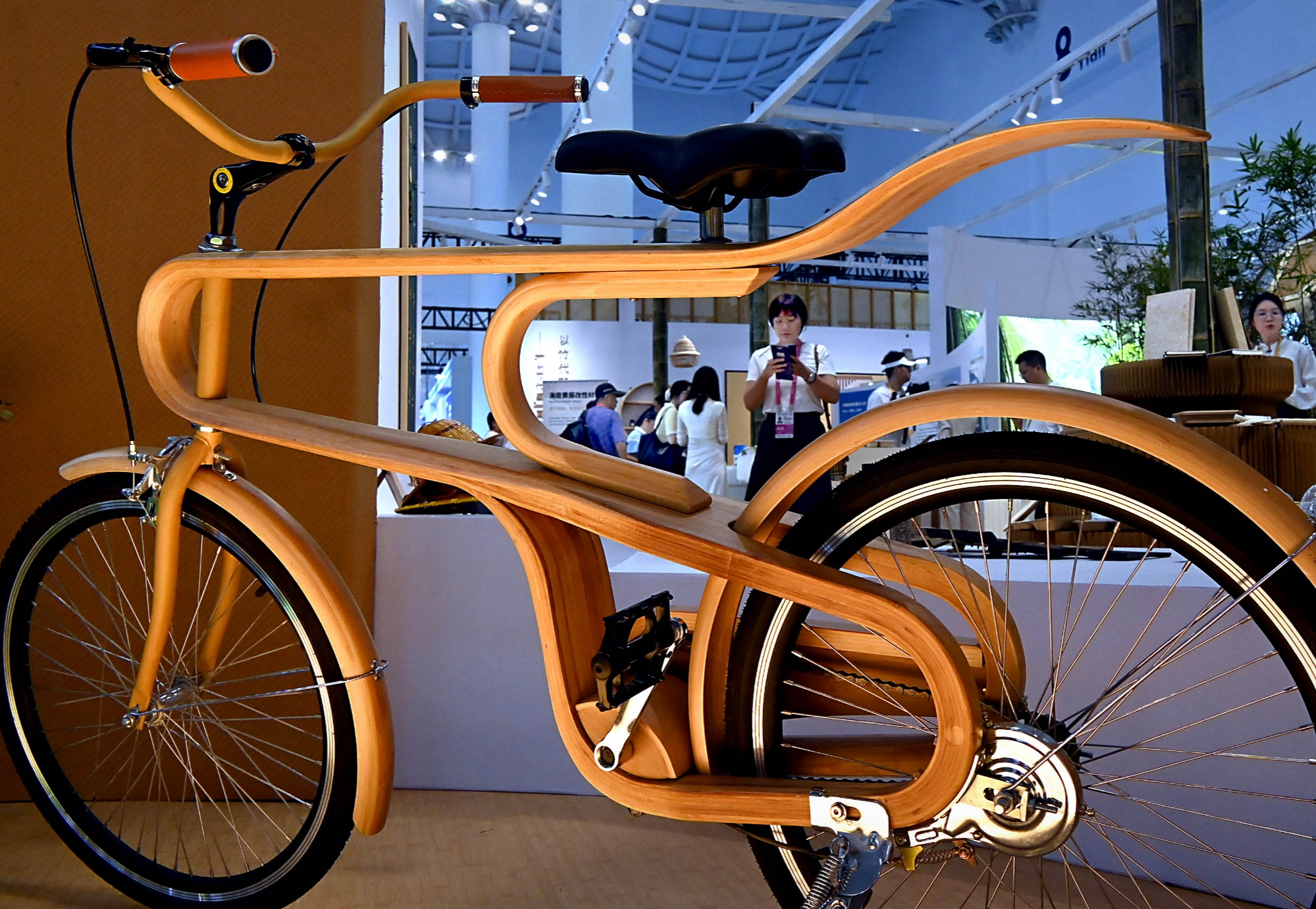 安博体育网站：第六届消博会聚“新奇特酷”精品展开放包容气象(图6)