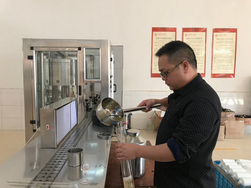 贺红早：深耕“三农”一线以科创赋能山地果业(图2)